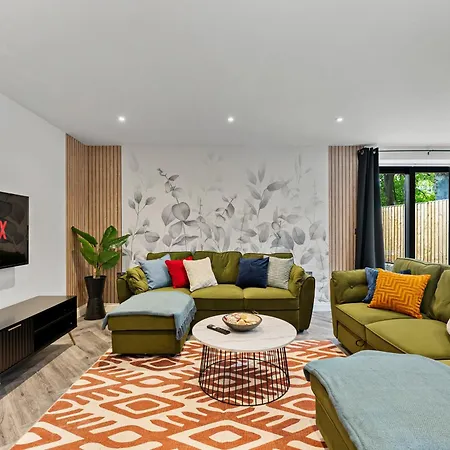 Winter Offer! Stylish Abode In - Games - Parking *