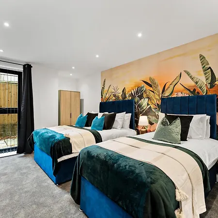 Apartment Winter Offer! Stylish Abode In - Games - Parking *