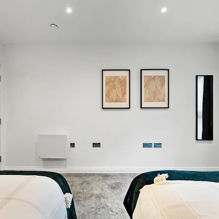 Winter Offer! Stylish Abode In - Games - Parking * 利兹