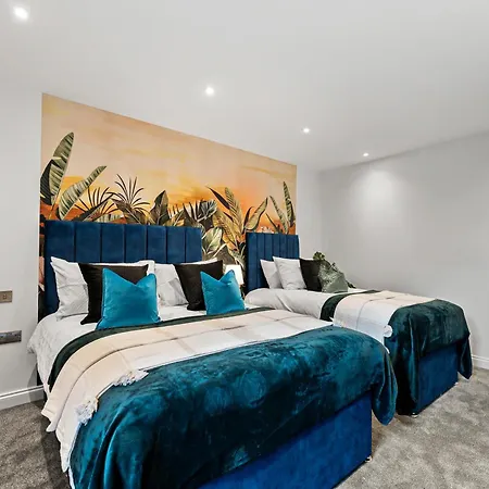 Winter Offer! Stylish Abode In - Games - Parking 利兹