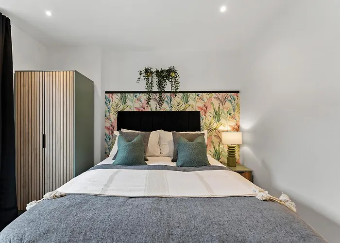 The Stylish Escape - Games Лідс